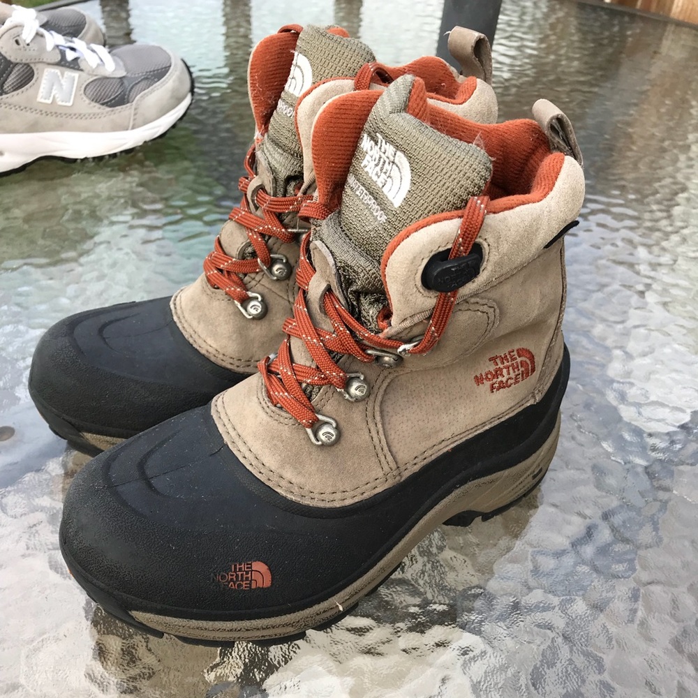 Boys NorthFace Hiking/winter boots size 1